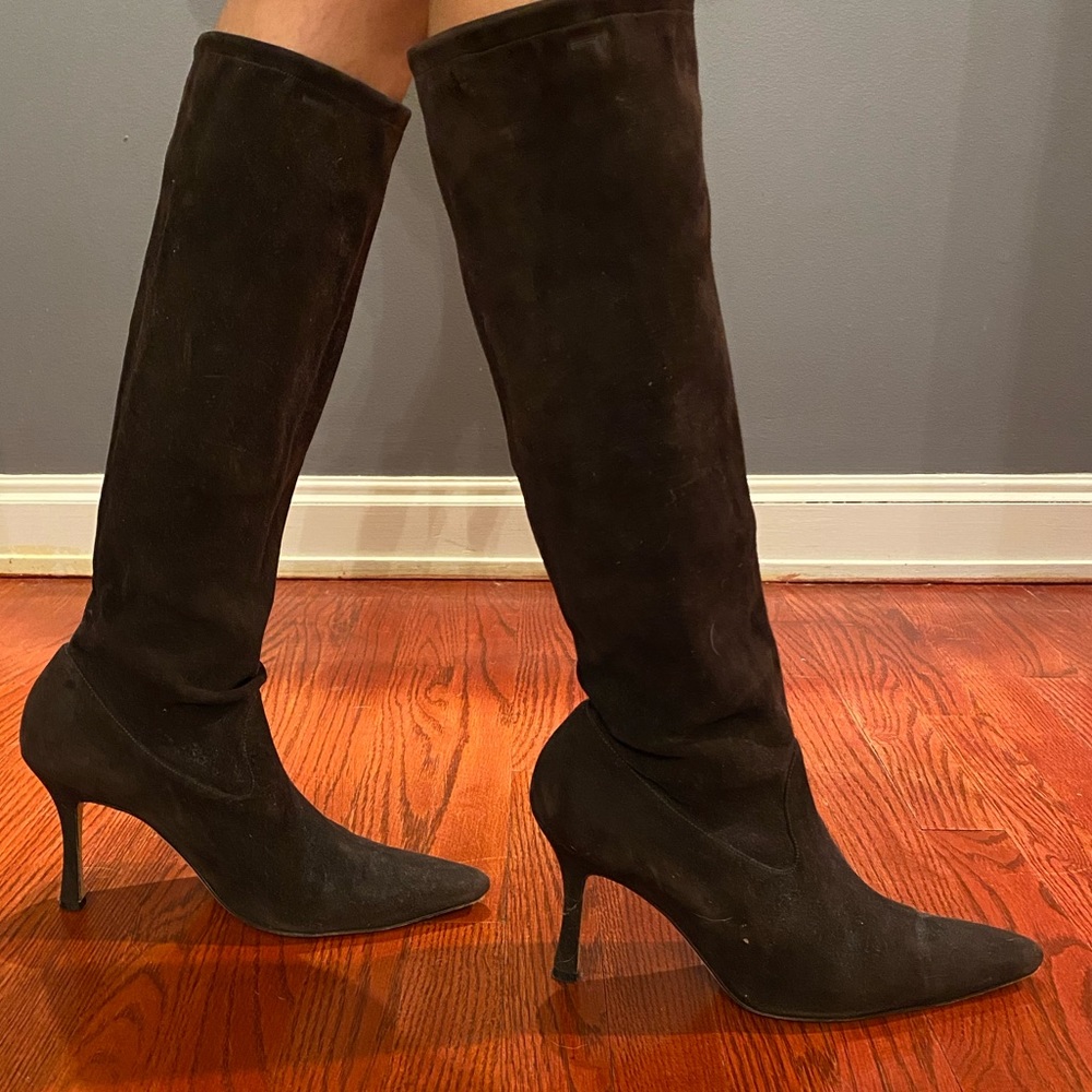 Brown Sued Manolo Blahnik heeled boots, size 9.